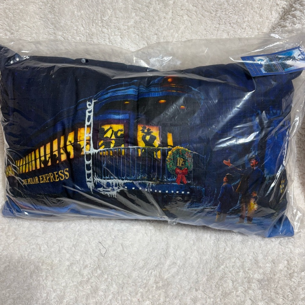 Pottery Barn Light Up Polar Express Themed Pillow!
BNIB!